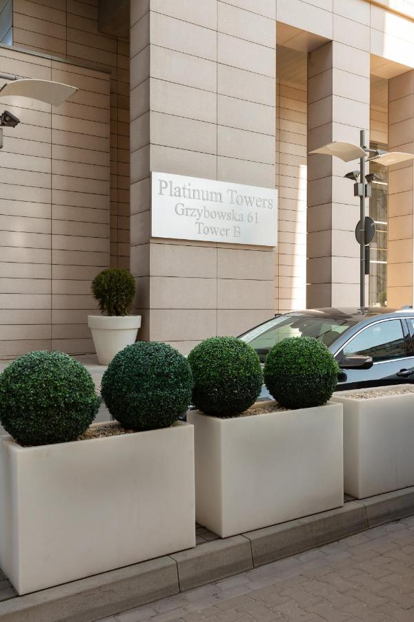 Platinum Towers Apartment With Parking By Renters Prestige Varsovie Extérieur photo