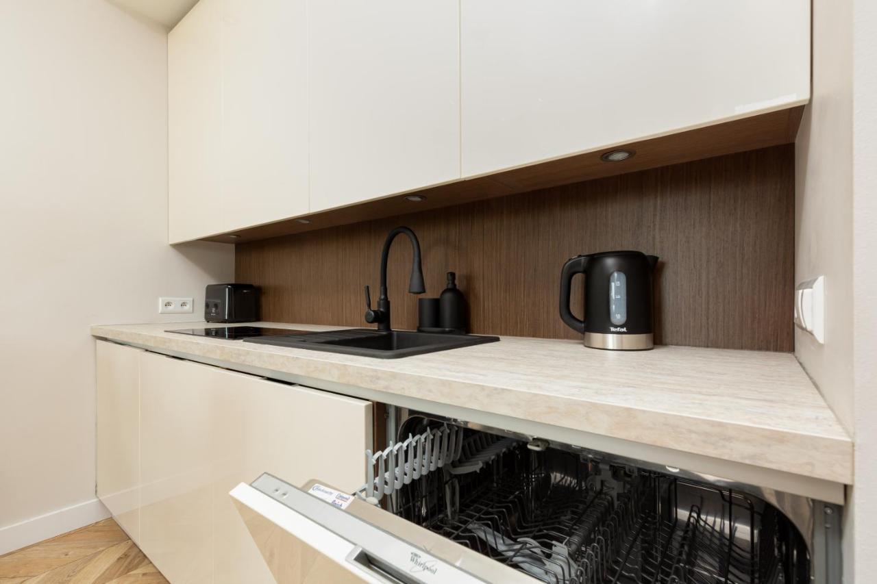 Platinum Towers Apartment With Parking By Renters Prestige Varsovie Extérieur photo