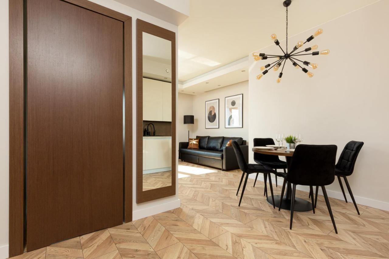 Platinum Towers Apartment With Parking By Renters Prestige Varsovie Extérieur photo