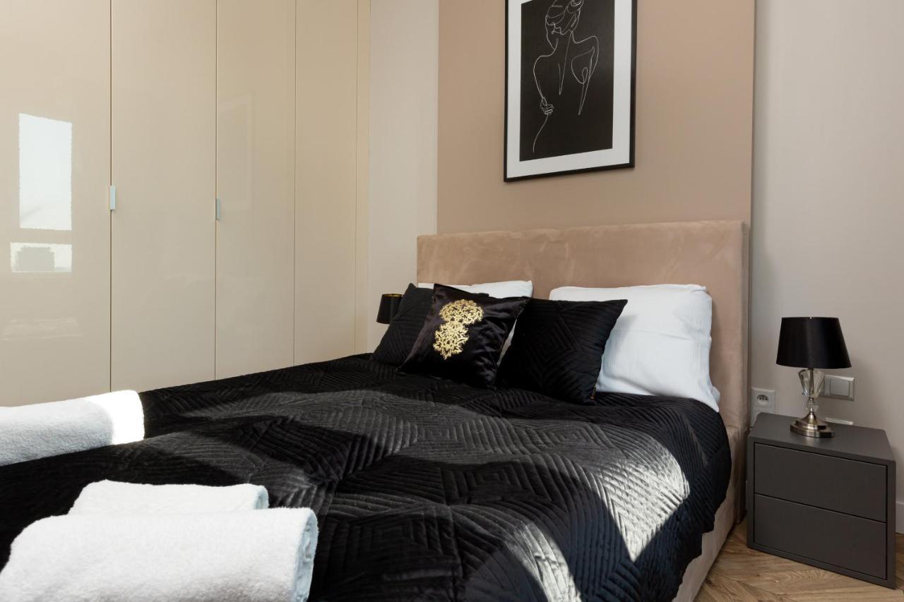 Platinum Towers Apartment With Parking By Renters Prestige Varsovie Extérieur photo