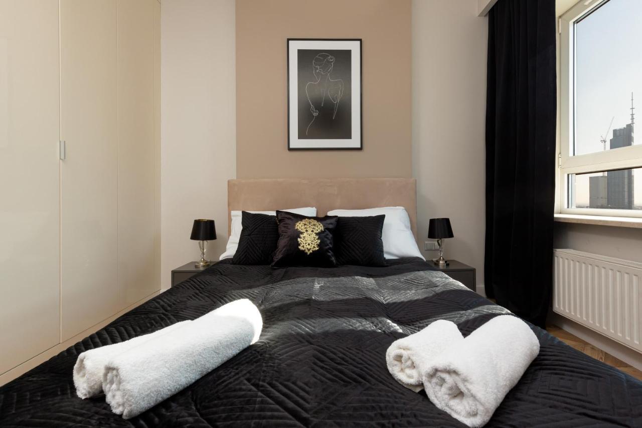 Platinum Towers Apartment With Parking By Renters Prestige Varsovie Extérieur photo