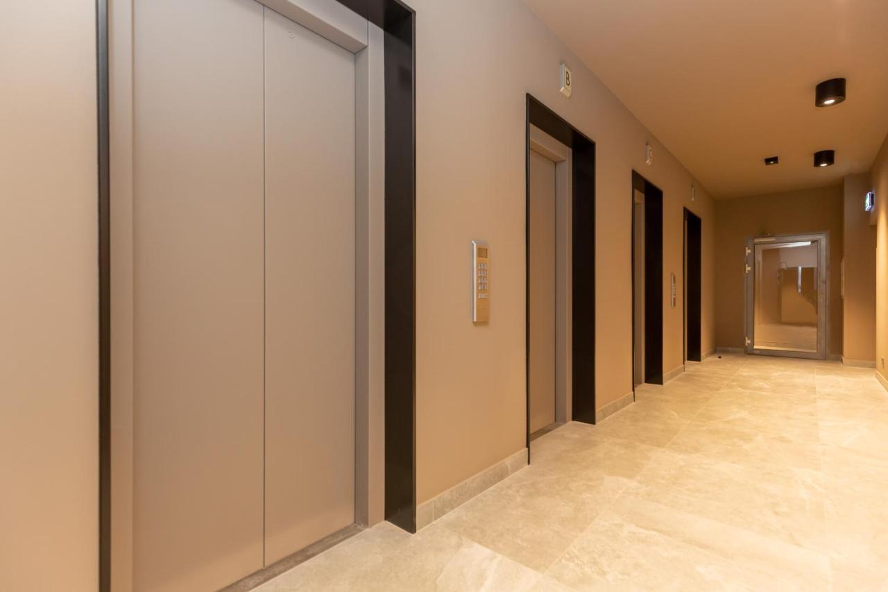Platinum Towers Apartment With Parking By Renters Prestige Varsovie Extérieur photo