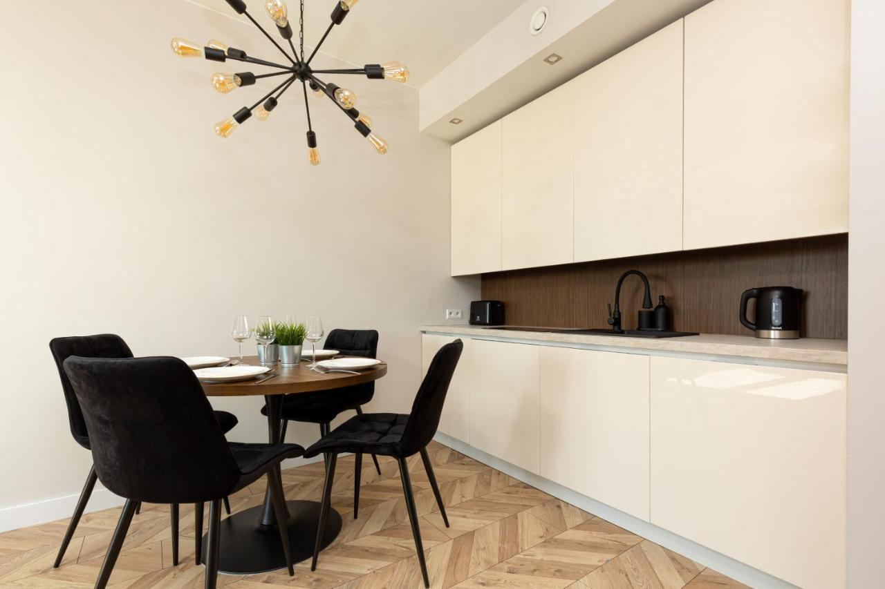 Platinum Towers Apartment With Parking By Renters Prestige Varsovie Extérieur photo