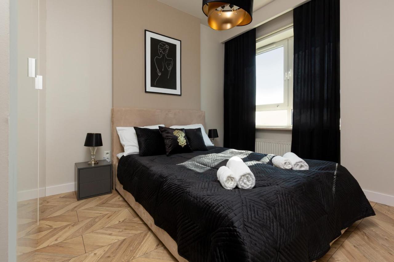 Platinum Towers Apartment With Parking By Renters Prestige Varsovie Extérieur photo